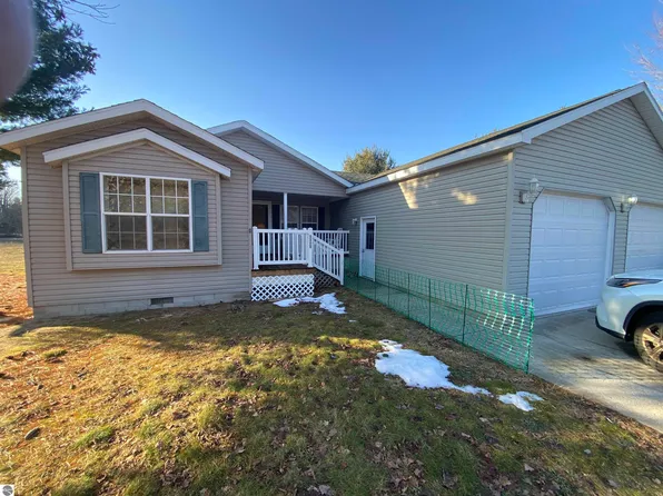 5329 Haydens Way, Bellaire, MI 49615