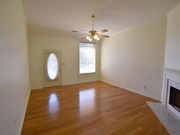 4th image of 2219 Lake Springs Ln