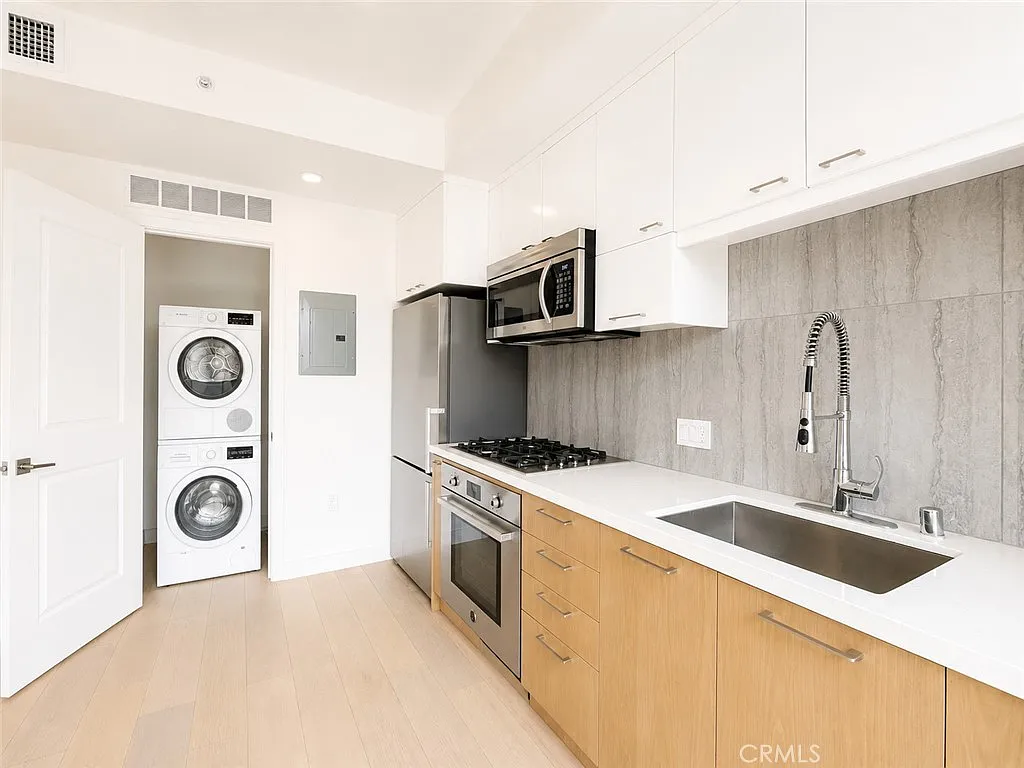 1 bed, 527 sqft, $2,250 — Photo 3