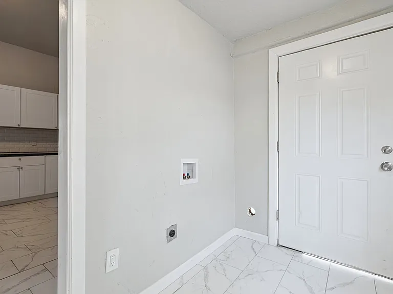 516 W Martin St — Photo 4