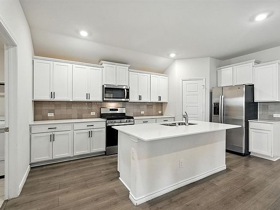 5th image of 211 Exploration Way