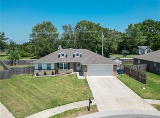 1512 Leah St, Gentry, AR 72734