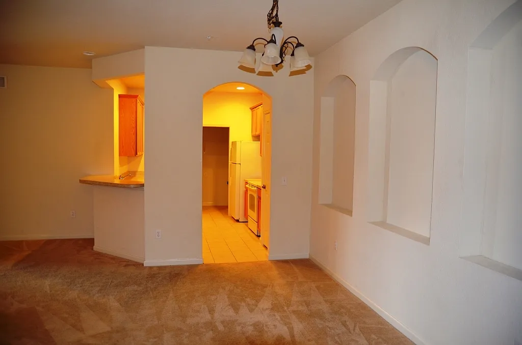Cute 3/2 Condo in Flora Ridge of Kissimmee (Gated) — Photo 4