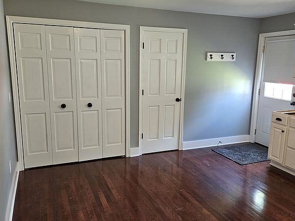 4th image of 117 Hastings St NE #1