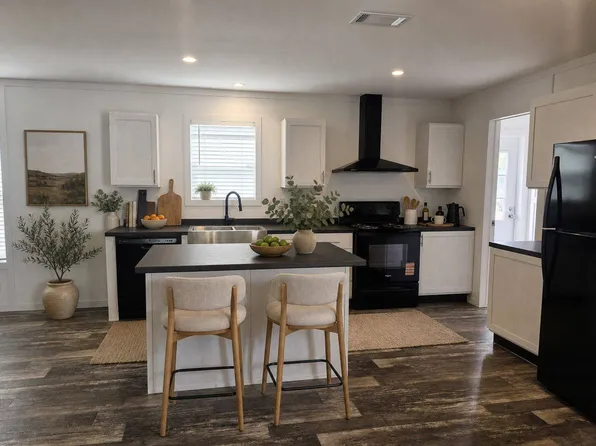 2701 Leary Ln Trailer 133, Victoria, TX 77901