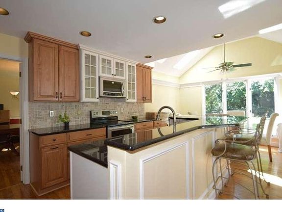 4th image of 136 Kimberbrae Dr