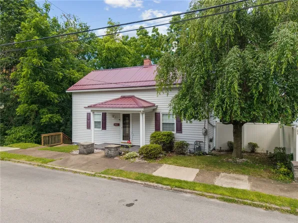 745 Sidney St, Greensburg, PA 15601