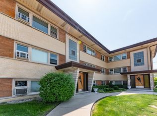 7562 Waukegan Rd #GW, Niles, IL 60714