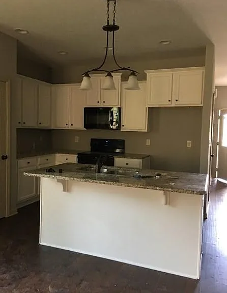 24 Balboa Pkwy — Photo 4