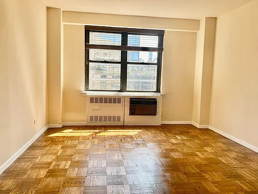 Rented by David Francis New York LLC | media 34