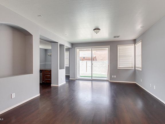 5th image of 2226 E Wayland Dr