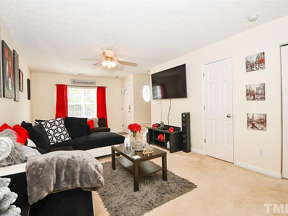 5th image of 416 Saint John Dr