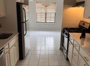 22 Malvern Way, Edison, NJ 08817
