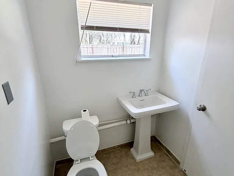 5074 Mapletree Ln — Photo 2