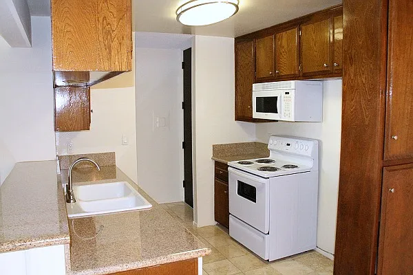 1200 S. Catalina Ave. — Photo 11