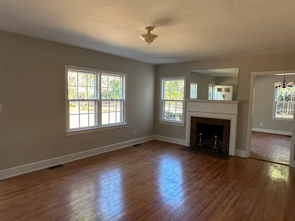 1004 N Poplar St, Aberdeen, NC 28315