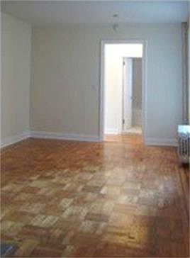 2nd image of Saint James Pl