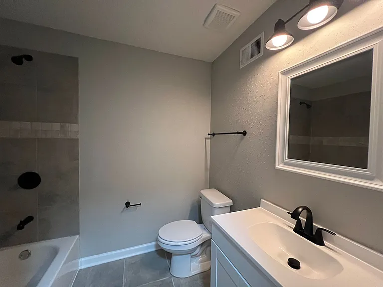 3980 Glenbrook St — Photo 5