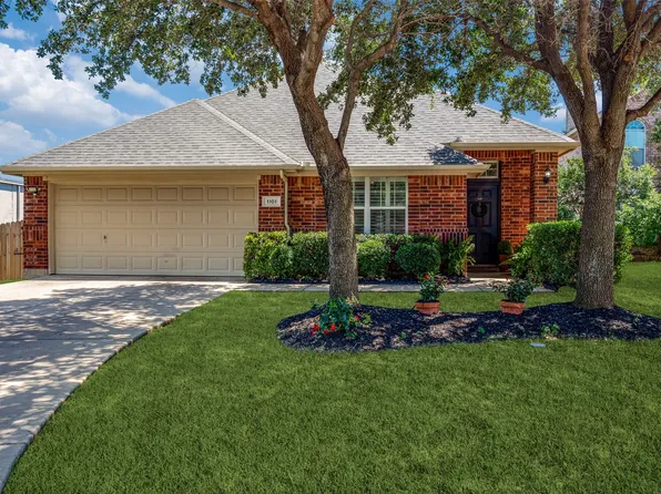 1101 Oakridge Dr, Euless, TX 76040