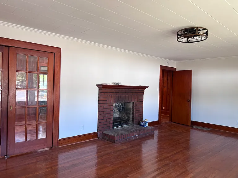 246 W McNeely Ave — Photo 10