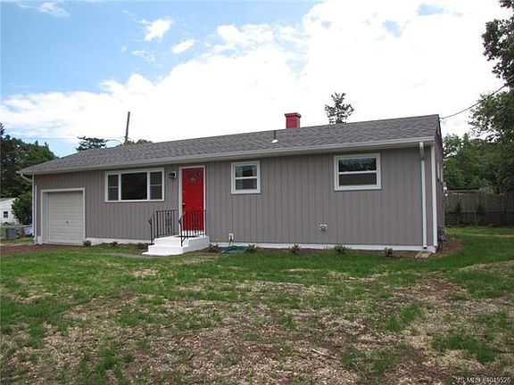 3rd image of 7 Laurel Blvd