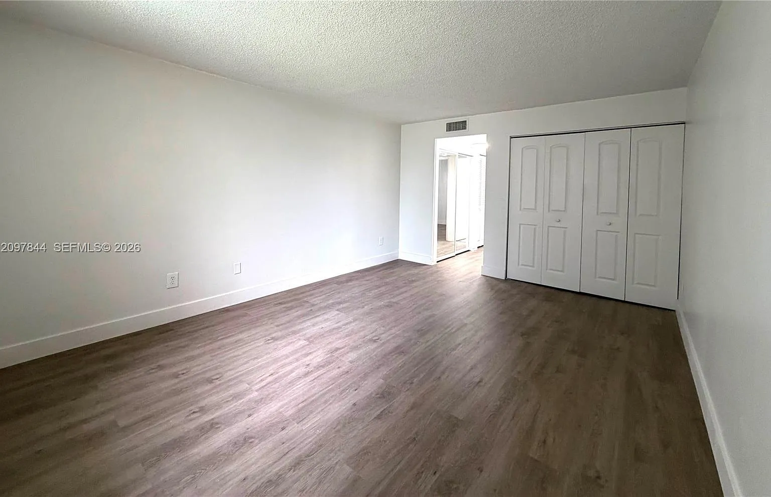 Foxcroft Apts Inc Condo — Photo 2