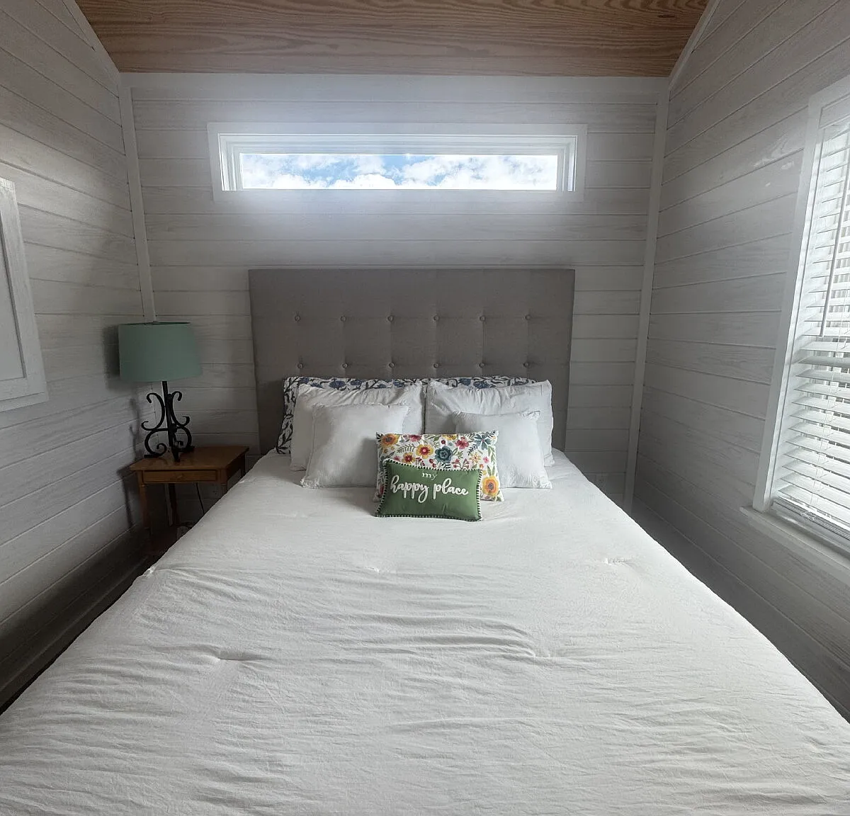 1 bed, 1.0 bath, 399 sqft, $1,600 — Photo 2