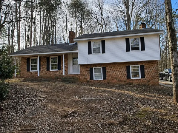 100 Friar Tuck Ln, Reidsville, NC 27320