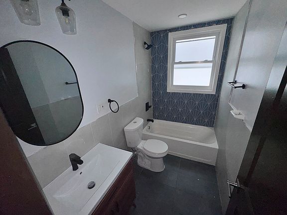 5th image of 163 Elwood Ave #G1