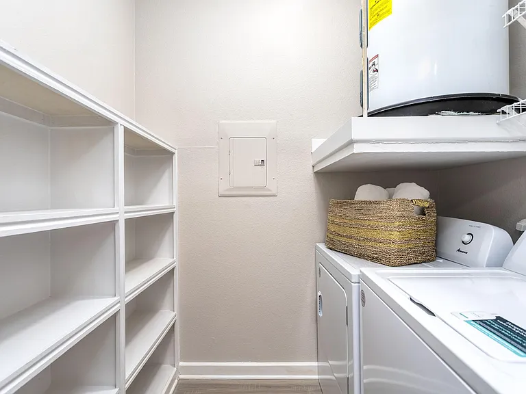 Niche Apartments — Photo 33