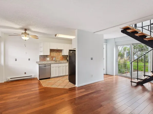 1501 American Blvd E APT 203, Bloomington, MN 55425