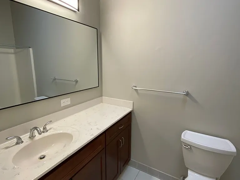 729 Catherine St — Photo 23