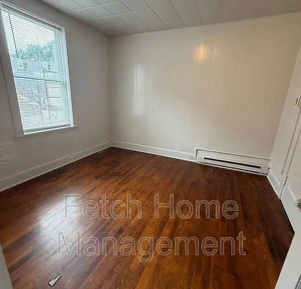 422 W King St #1 — Photo 7