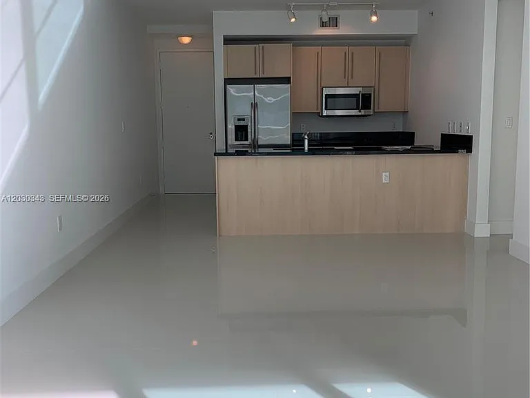 1111 SW 1st Ave #1815 — Photo 3