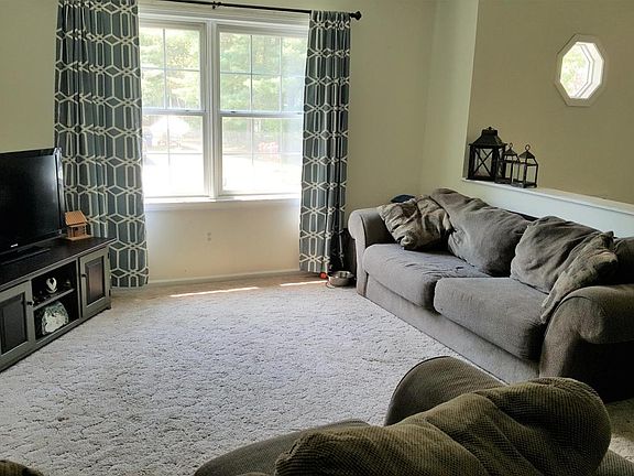2nd image of 5 Anthony Ct