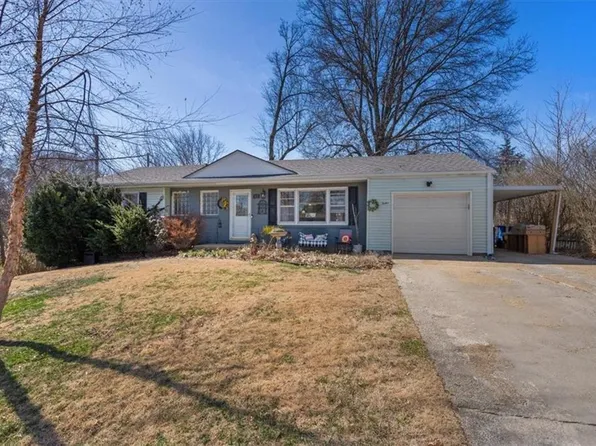 12 Virginia Dr, Liberty, MO 64068