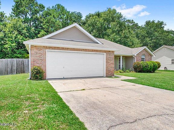 3rd image of 8904 Marguerite Dr