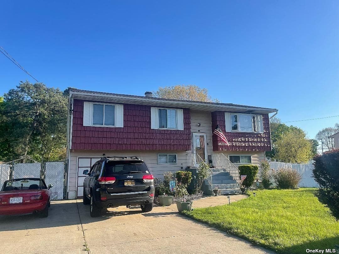 26 Michigan Avenue, Bay Shore, NY 11706 Zillow