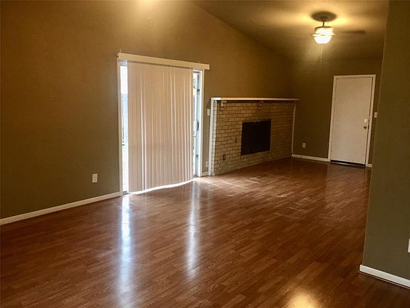 3rd image of 2817 Teton Ct