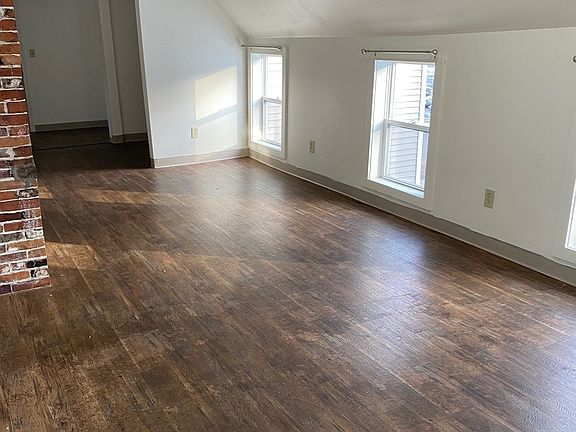 3rd image of 806 Middle St #2