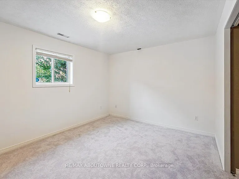 82 Whitlaw Way — Photo 20