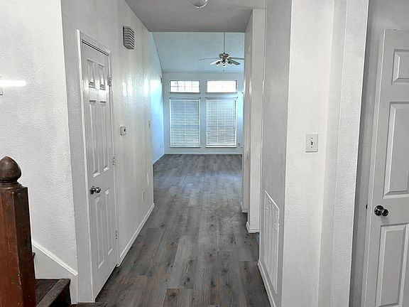 2nd image of 6212 Mount Vernon Dr