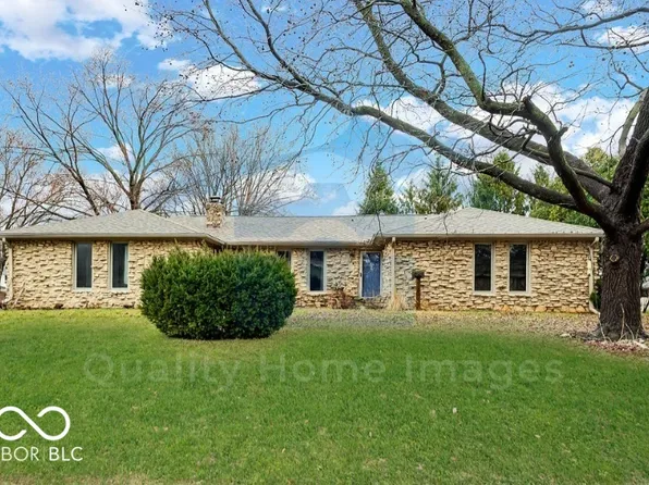 4066 Roamin Dr, Greenwood, IN 46142