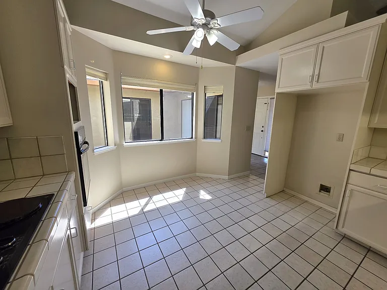 2406 Central Park Dr — Photo 7