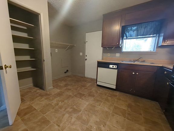 5th image of 4522 Bonnell Dr NW APT C