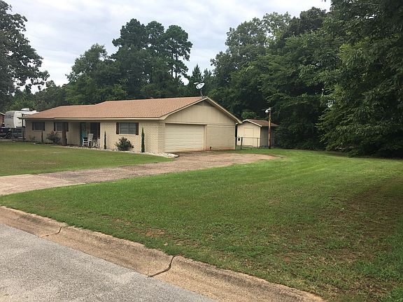 Large side yard