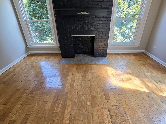 2nd image of 390 Richmond Ave #2