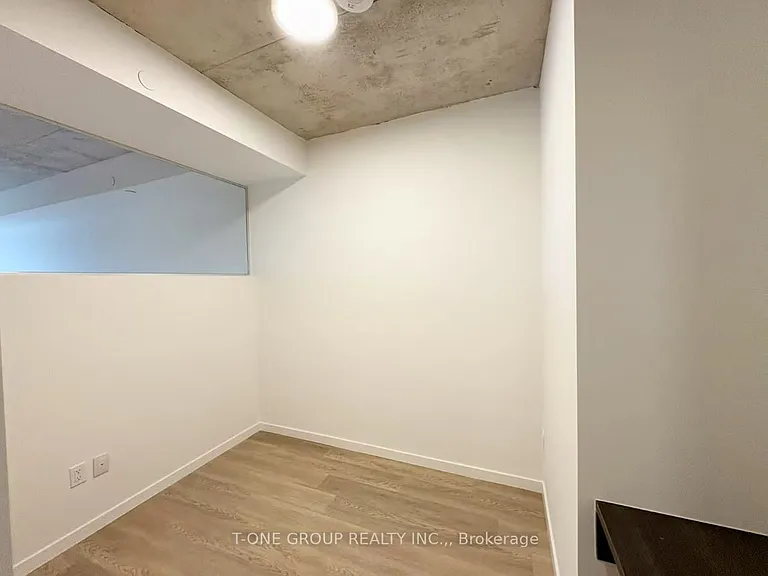 689 The Queensway #619 — Photo 13