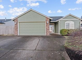 980 Julie Ln, Molalla, OR