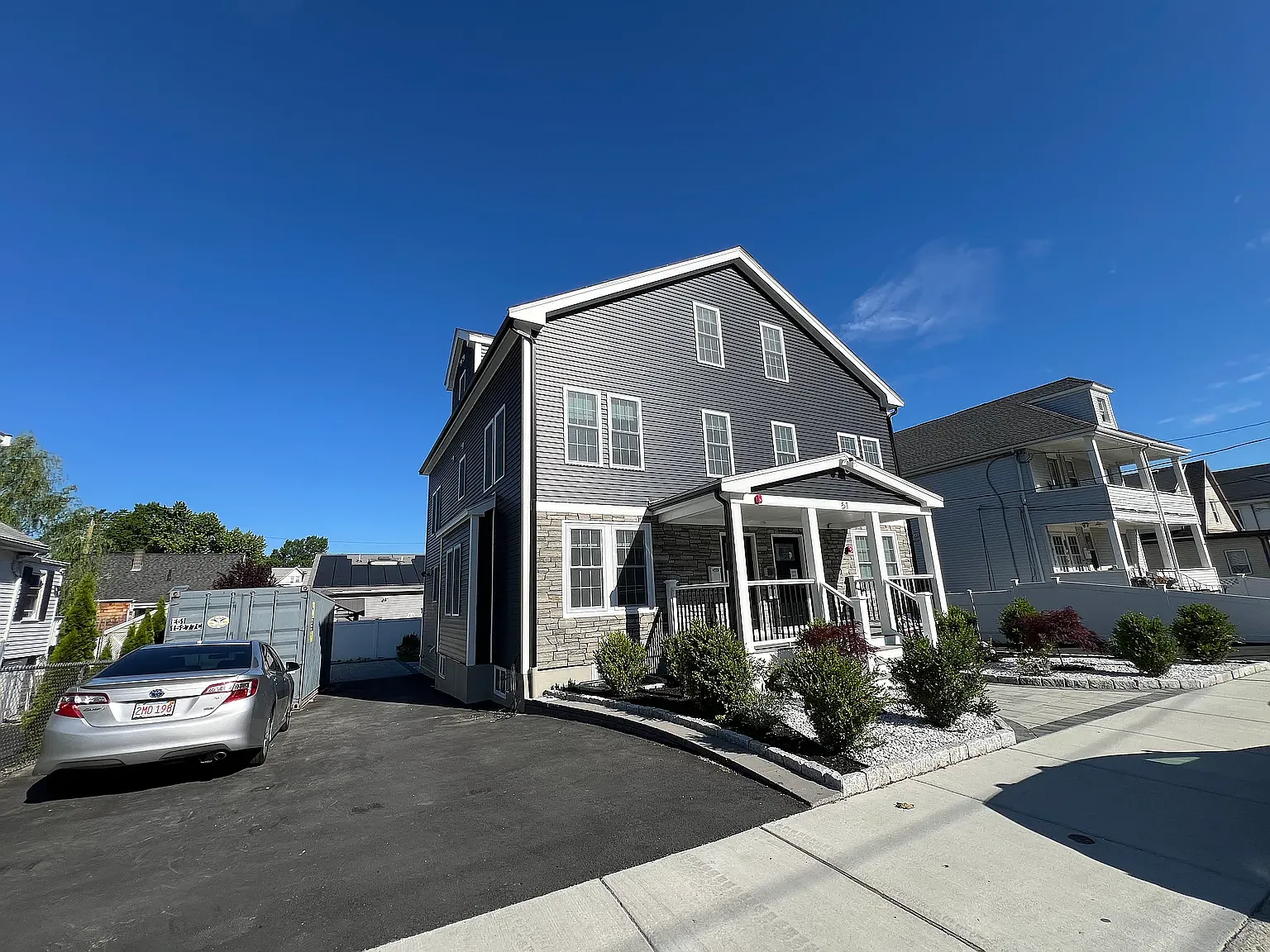 4 bed, 3.5 bath, 1850 sqft, $4,600 — Photo 1